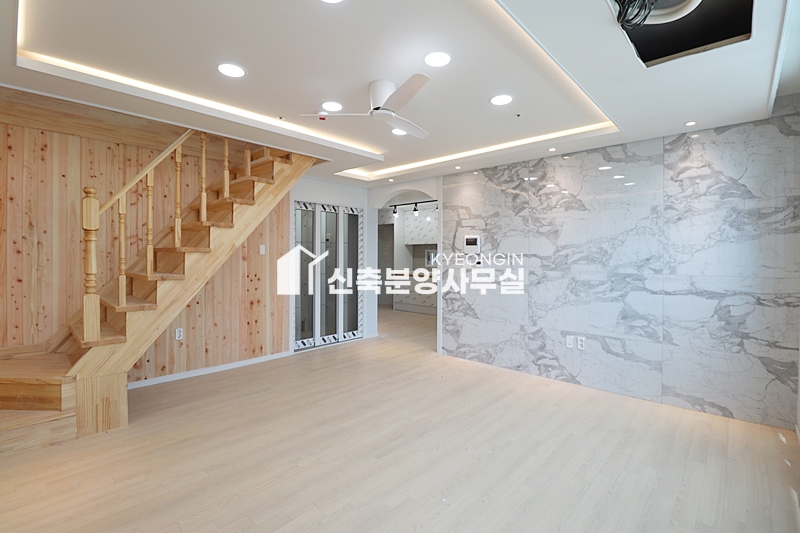 경기 안양만안구 안양동 기둥팰리스 [ 단독세대 . 3룸 . 테라스 . 복층 Type ] 분양 매물번호 12952 사진 20