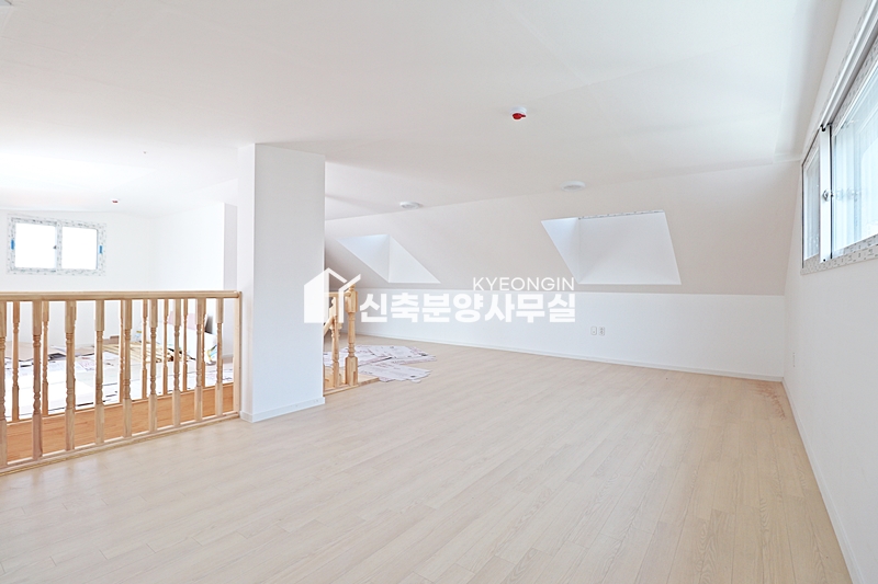 경기 안양만안구 안양동 기둥팰리스 [ 단독세대 . 3룸 . 테라스 . 복층 Type ] 분양 매물번호 12952 사진 35